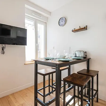 Appartement Moderne A Reims 4 Personnes, Wi-Fi, Climatisation & Confort شقة
